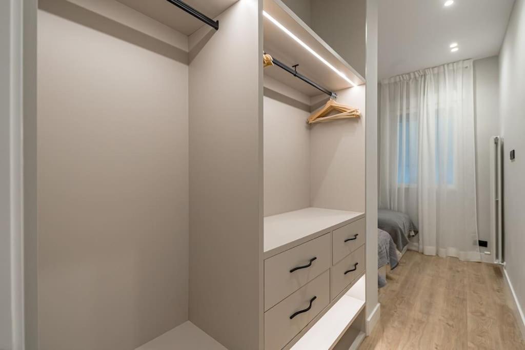 Centro XIII Calle De La Paz 2Br 2Bh Madrid Bagian luar foto