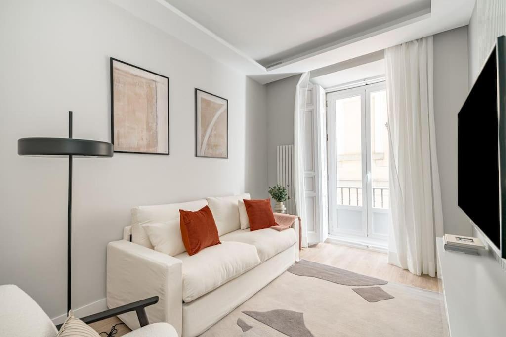 Centro XIII Calle De La Paz 2Br 2Bh Madrid Bagian luar foto