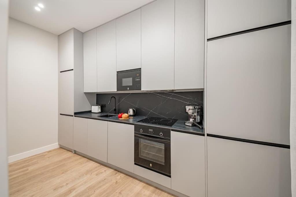 Centro XIII Calle De La Paz 2Br 2Bh Madrid Bagian luar foto