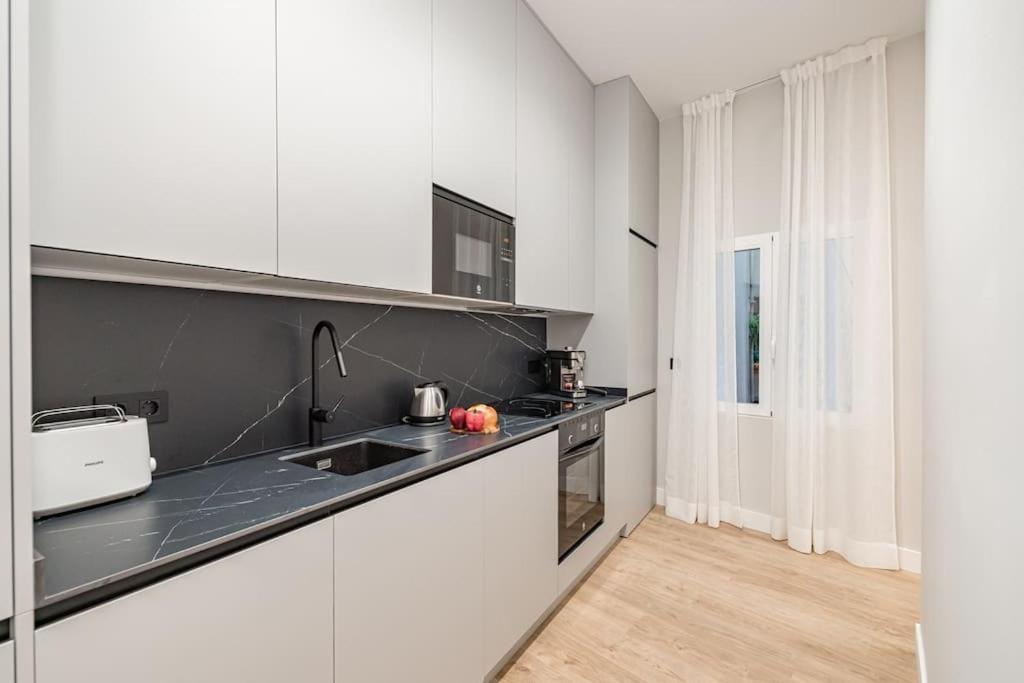 Centro XIII Calle De La Paz 2Br 2Bh Madrid Bagian luar foto